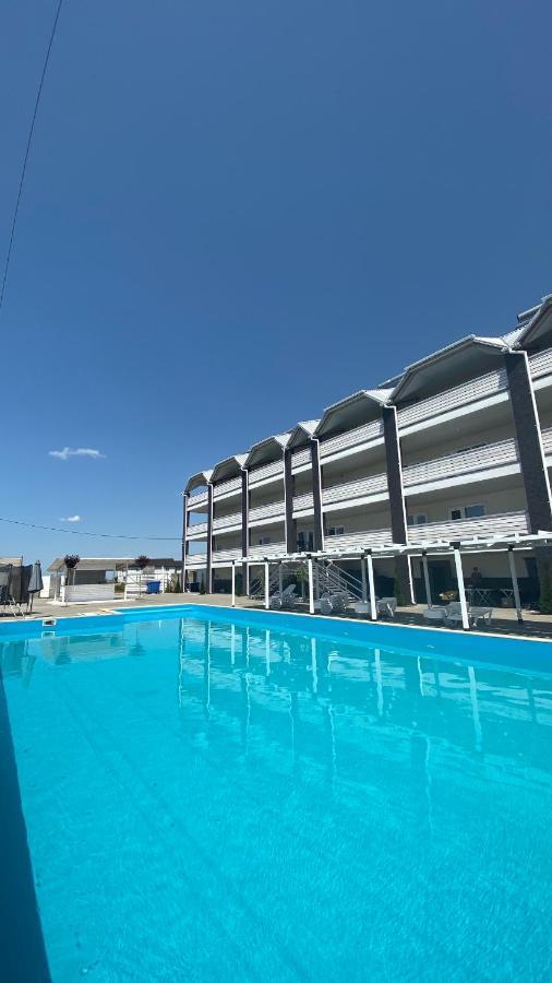 לזורנה Lazurit Family Hotel מראה חיצוני תמונה