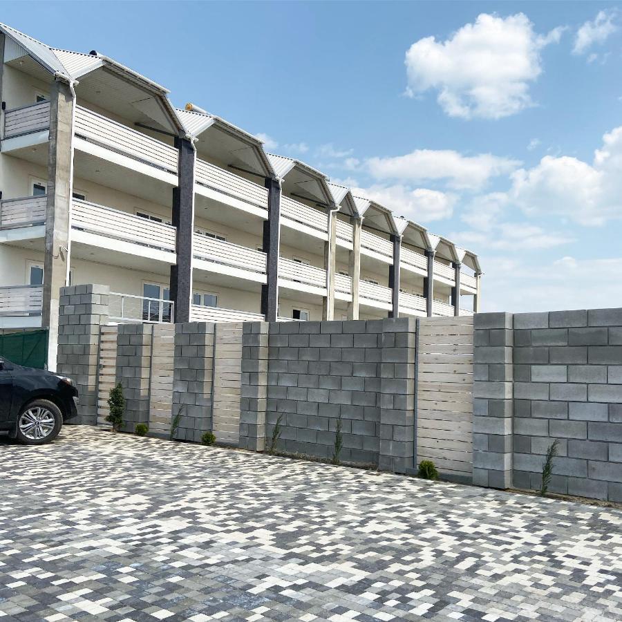 לזורנה Lazurit Family Hotel מראה חיצוני תמונה