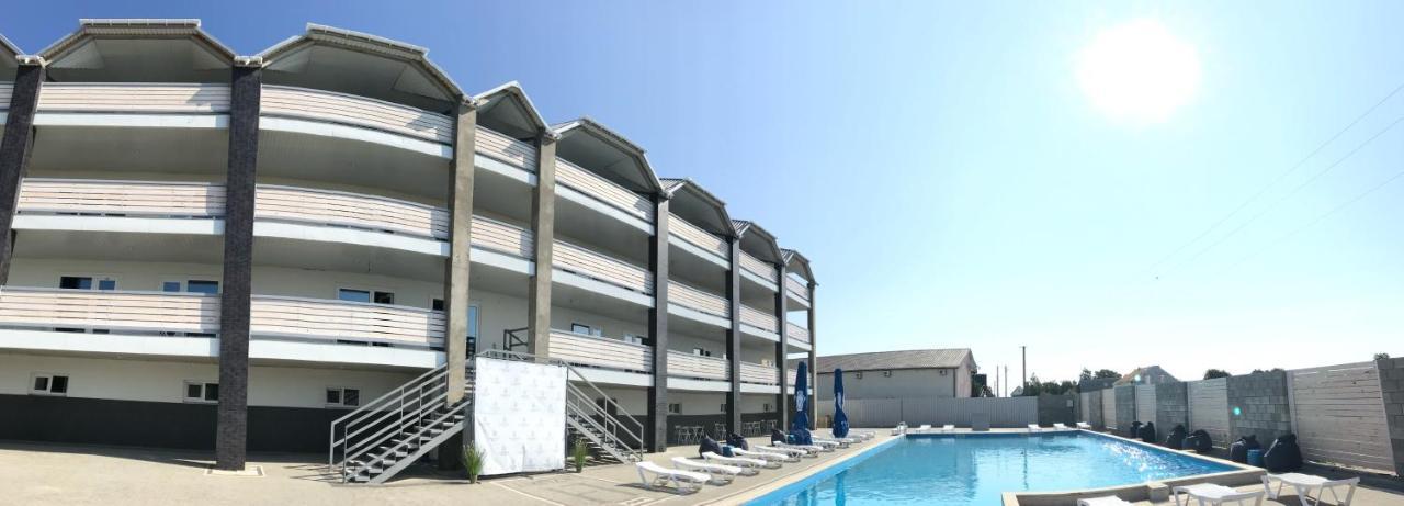 לזורנה Lazurit Family Hotel מראה חיצוני תמונה