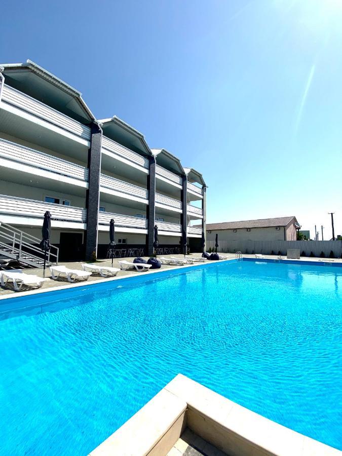 לזורנה Lazurit Family Hotel מראה חיצוני תמונה